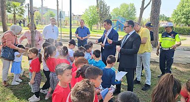 Nazilli'de minikler trafik kurallarını uzmanlarından öğrendi