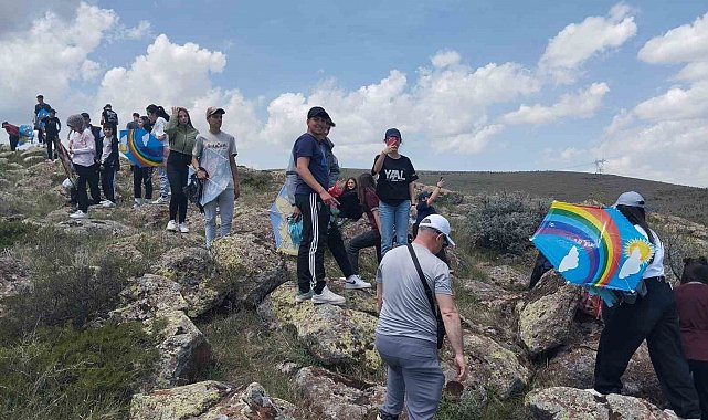 Niğde'de öğrenciler gençlik yürüyüşü yaptı