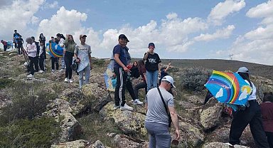 Niğde'de öğrenciler gençlik yürüyüşü yaptı