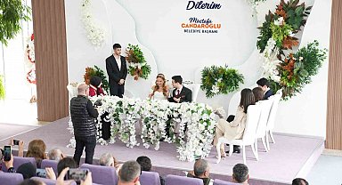 Nikah salonunda ilk önce kız istendi, ardından nikah kıyıldı
