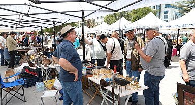 Nostalji ve geçmişe ilgi duyanlar Melikgazi Antika Pazarı'nda buluşuyor