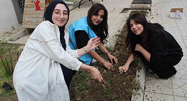 Öğrencilere hobi bahçesi kuruldu