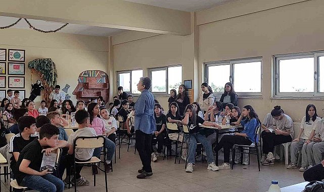 Okudukları kitabın yazarıyla buluştular