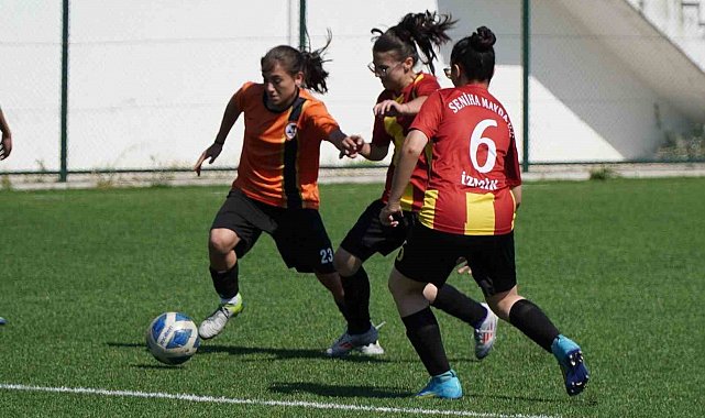 Okul Sporları Futbol Yıldızlar Türkiye Yarı Finalleri Manisa'da başladı