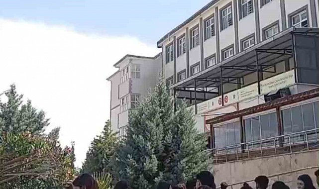 Okulda korkutan yangın