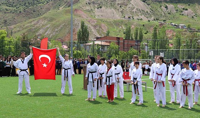 Oltu'da 19 Mayıs heyecanla kutlandı