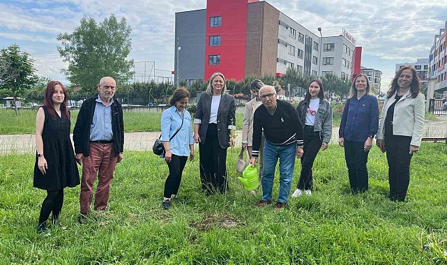 OMÜ'den çevre ve gönül buluşması: Fidanlar dikildi, şarkılar söylendi