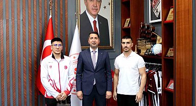 Omzundaki sakatlık yıldırmadı, Türkiye 3.'sü oldu