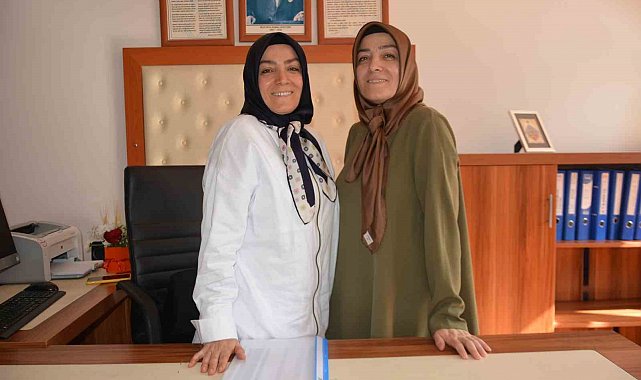 Ordu'da tek yumurta ikiz öğretmen anneler, aynı okulda 15 yıldır birlikte görev yapıyor