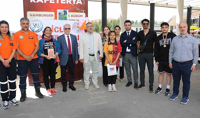 Oryantiring yarışmasına katılanlara tatlı ikram edildi