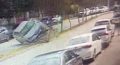 Otomobil ağaca çarpıp takla attı