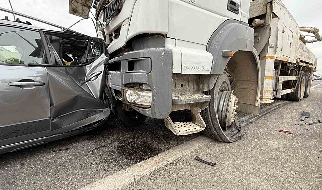 Otomobil, beton mikseri ve minibüs çarpıştı: 11 yaralı