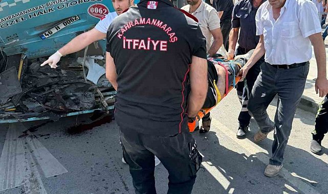 Otomobil halk otobüsüne çarpmıştı: Genç kadın hayatını kaybetti