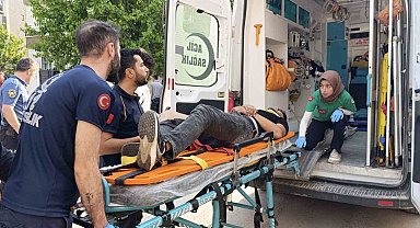 Otomobil ile motosiklet çarpıştı: 2 yaralı