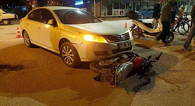 Otomobil ile motosiklet çarpıştı: 2 yaralı