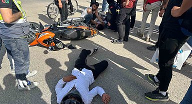 Otomobil ile motosiklet çarpıştı: 2 yaralı