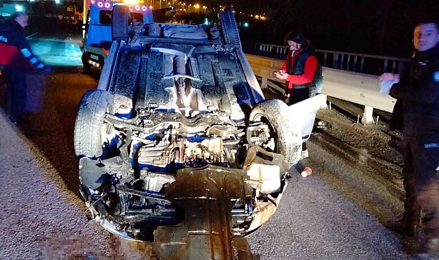 Otomobil köprü üzerinde takla attı, sürücü yara almadan kurtuldu