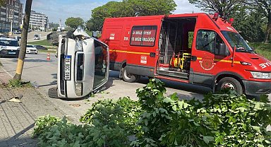 Otomobil rampa yukarı çıkarken yan yattı: 1 yaralı