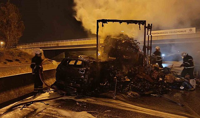 Otoyolda facianın eşiğinden dönüldü: Tıra çarpan cip yanarak küle döndü