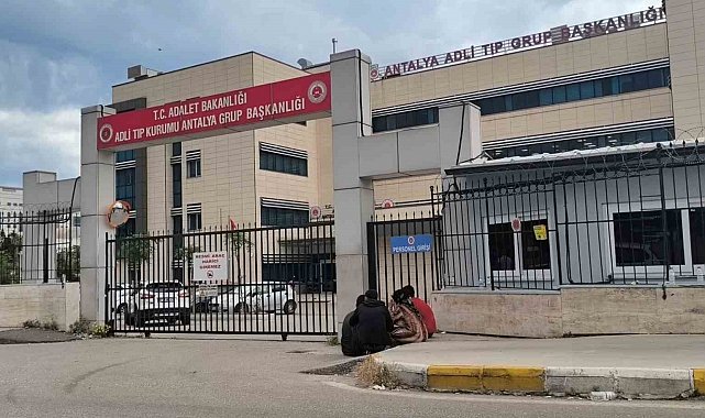 Oyun oynarken balkondan düşen küçük çocuğun cenazesi gözyaşları içinde teslim alındı
