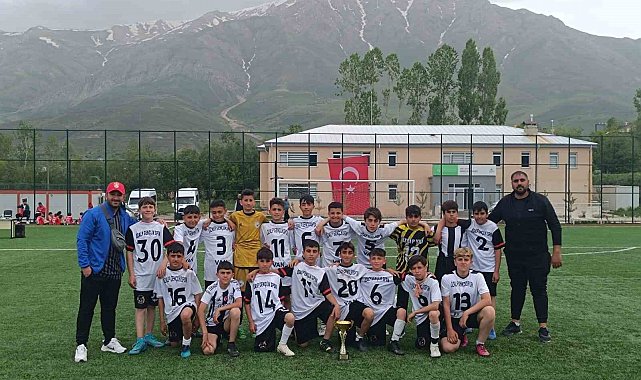 Özalp Gençlikspor U12 Futbol Takımı şampiyon oldu