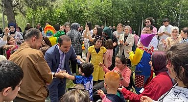 Özel bireyler kendileri çin düzenlenen şenlikte doyasıya eğlendi