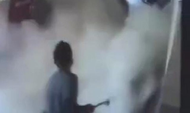 Özel öğrenci yangın tüpünü sıkınca okulda paniğe neden oldu