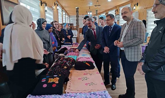 Özel öğrencilerin el emekleri beğeniye sunuldu