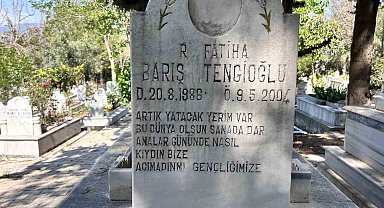 Özgür Özel'e saldıran şüphelinin katlettiği oğlunun mezarındaki "Analar gününde nasıl kıydın bize" ifadeleri dikkat çekti