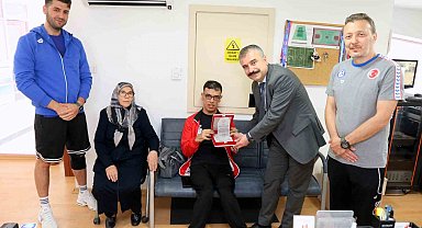 Paralimpik Milli Sporcu Mehmet Bakır Eğilmez'e anlamlı ziyaret