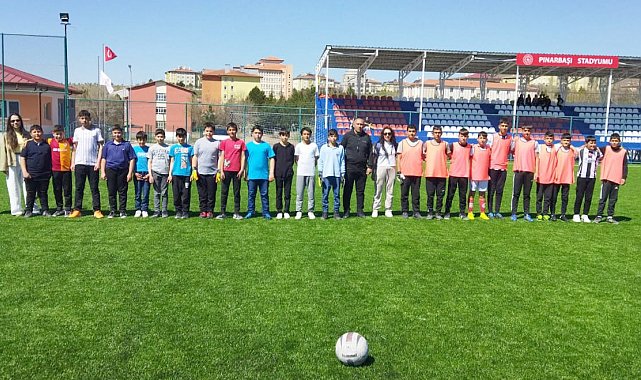 Pınarbaşı'nı final heyecanı sardı