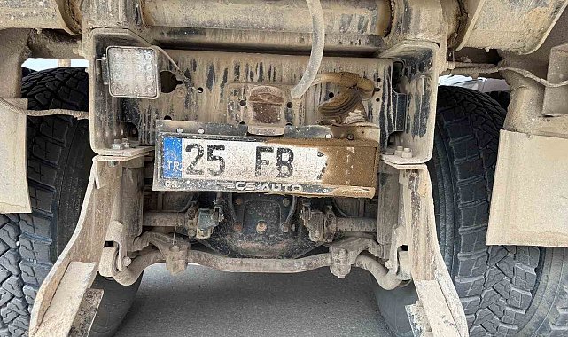 Plakasını kaskla, kilitle ve çamurla kapatan sürücülerin sözleri şaşırttı