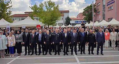 Polis Eşleri Derneği "Gıda ve Dayanıklı Tüketim Ürünleri Sergisi" düzenledi