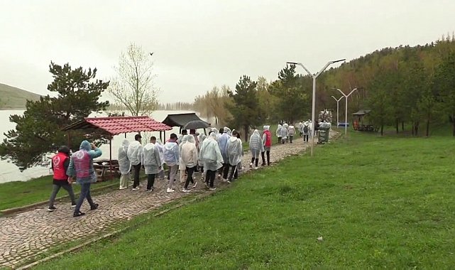 Polis gençlerle piknikte buluştu