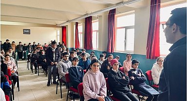 Polislerden öğrencilere meslek tanıtımı