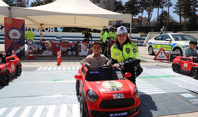 Polisten vatandaşa uygulamalı bilgilendirme
