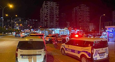 "Dur" ihtarına uymayıp kaçarken polis memuruna çarptı