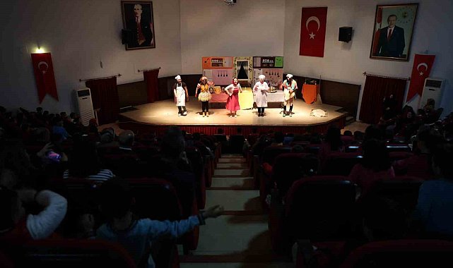 "Harikalar Mutfağı" isimli çocuk oyunu sahnelendi