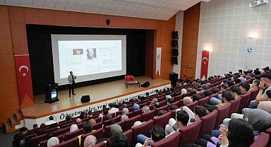 "Kuantum çağına doğru" başlıklı konferans düzenlendi