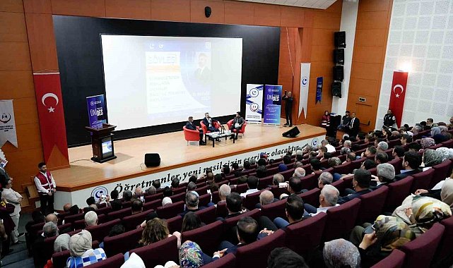 "Kürsülerden sıralara uzanan bilgi ve tecrübe paylaşımı" söyleşisi gerçekleştirildi