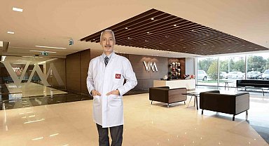 "Uzun süre masa başında çalışmak boyun fıtığı sebebi"