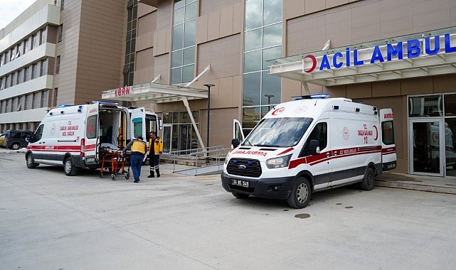 Refüje çarpan motosikletin sürücüsü öldü