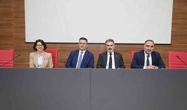 Rektör Çağlar'dan öğrencilere yurt müjdesi