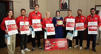 Rektör Kibar TEKNOFEST Kıbrıs'ta birincilik kazanan öğrencileri ağırladı