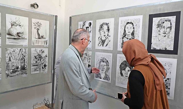 Resim bölümü öğrencilerinden ilk sergi heyecanı