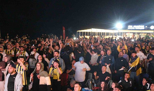 Rize'de Fenerbahçelilerden şampiyonluk kutlaması