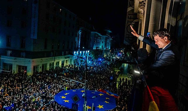 Romanya'da cumhurbaşkanlığı seçimini AB ve NATO yanlısı aday Nicusor Dan kazandı