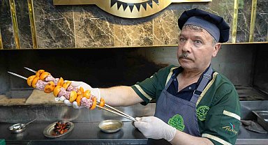 Sadece ilkbaharda bulunan kebap: Yenidünya kebabı
