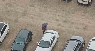 Sağanak bastırdı, vatandaşlar ne yapacağını şaşırdı