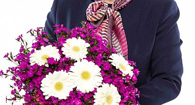 Şahin: "Anne, sevginin vücut bulmuş halidir"